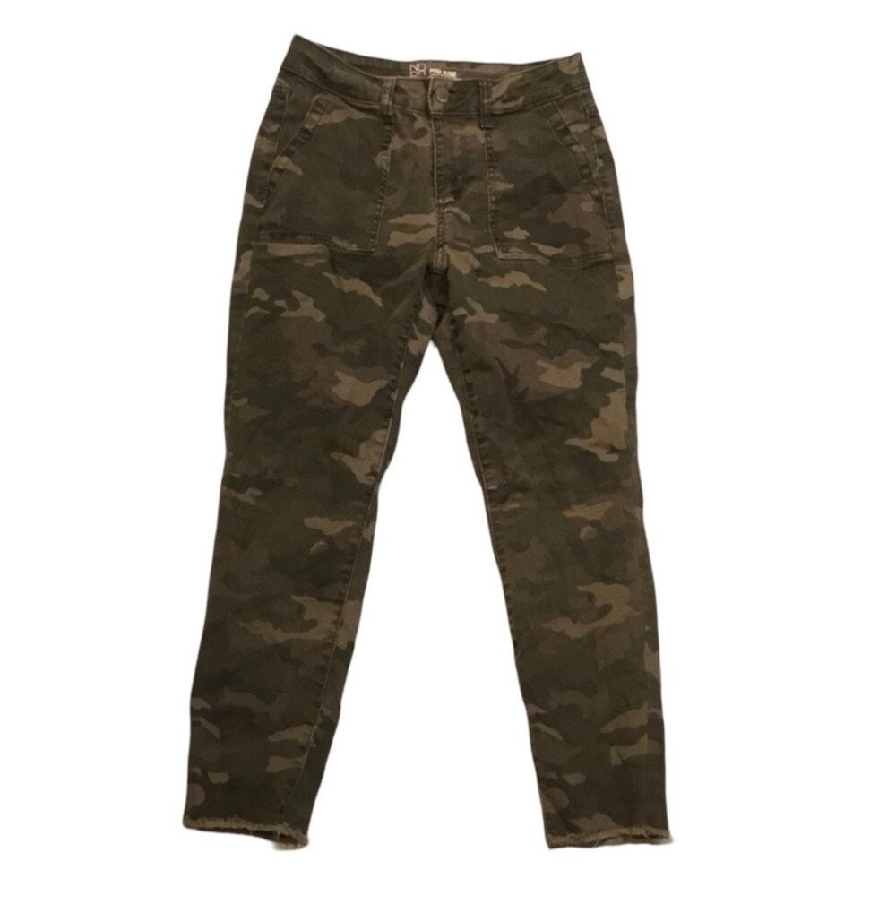 No Boundaries Camo Pants